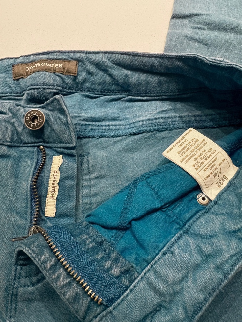 Denver Hayes Mid Rise Jeans Size 6 - Picture 2 of 5